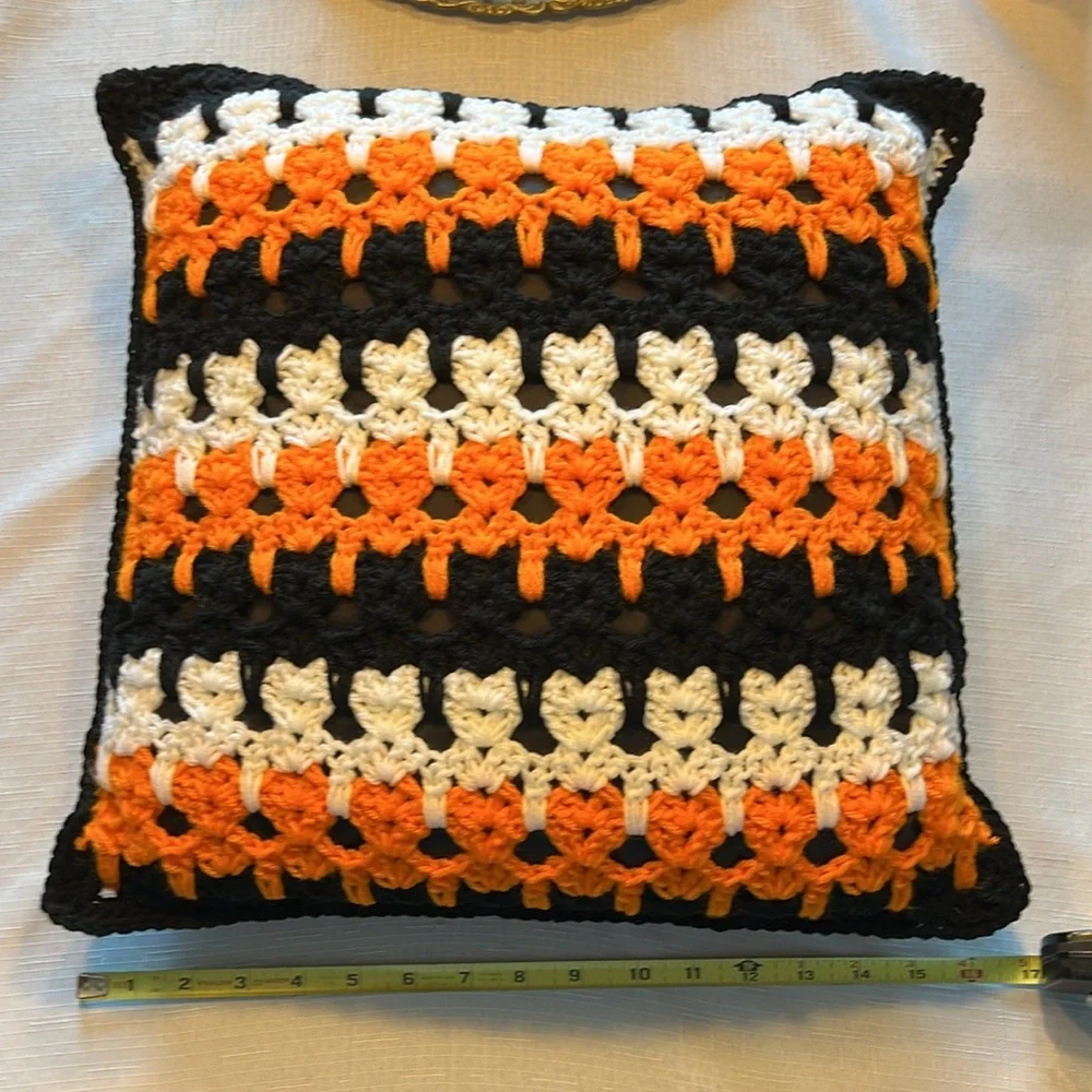 CROCHET CAT PILLOW